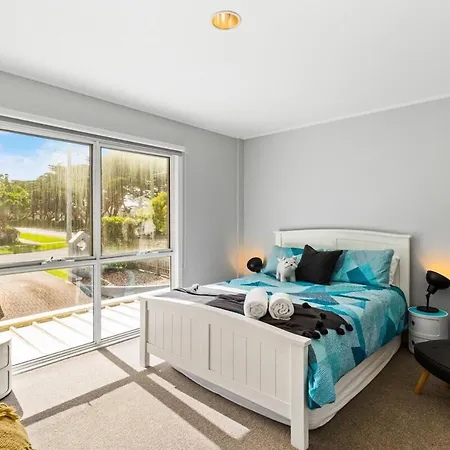 2 Bedroom Townhouse Next To Golf Cowes Exterior photo