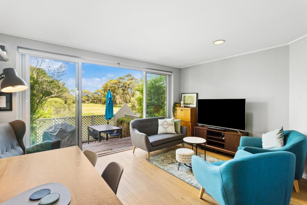 2 Bedroom Townhouse Next To Golf *
