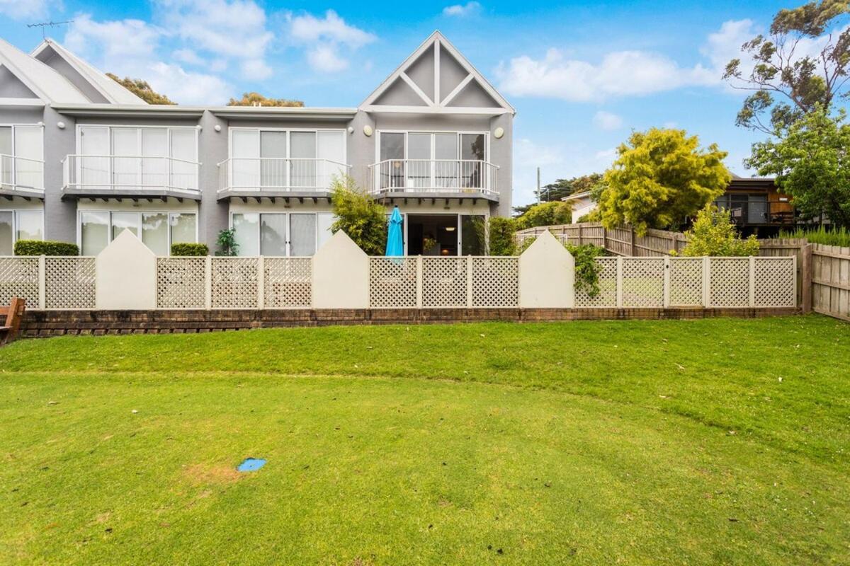 2 Bedroom Townhouse Next To Golf Holiday home *
